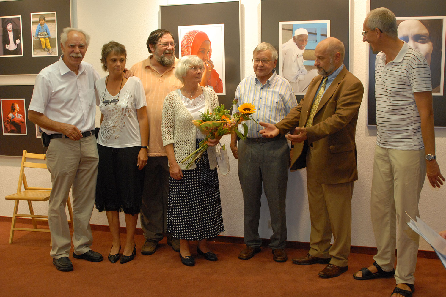 03.07.2008: Eröffnung der Fotoausstellung Karl-Heinz Richter" in der CCS-Galerie Suhl: Klaus Wöhner, Patricia Fitz (Fotoclub Coburg), Günter Giese (Fotoclub Kontrast), Karl-Heinz Richter und Frau, Hans-Jürgen Horn (GfF), Eckhardt Schön (GfF Thüringen)(Foto: Manuela Hahnebach)