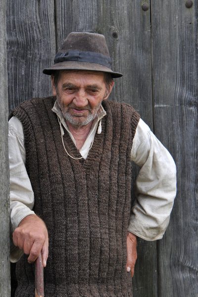 Alter Mann in Rumänien (Foto: Karl-Heinz Richter)