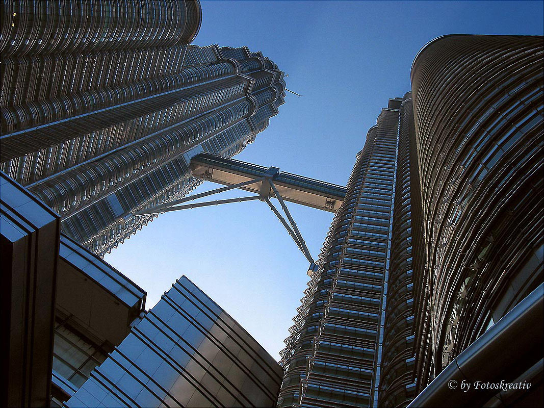 2010-06-26_Petronas_fh-6.66-2 Petronas Towers (Foto: Frank Hausdörfer)