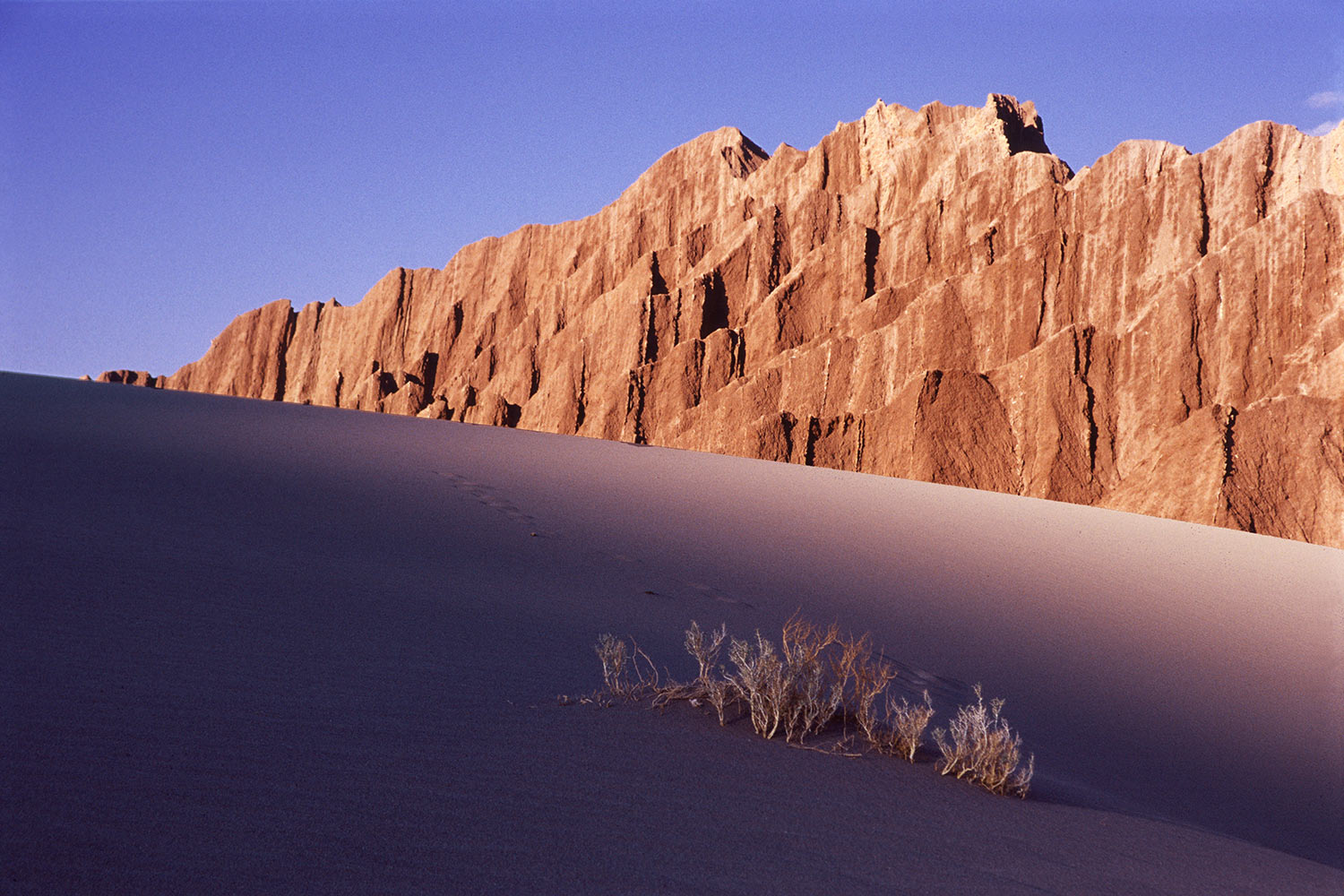 2010-reiselust-mh_chile_atacama_valle_de_la_muerte Valle de la muerte, Atacama, Chile (Foto: Manuela Hahnebach) . Ausstellung Reiselust . Naturhistorisches Museum . Schloss Bertholdsburg . Schleusingen 2010