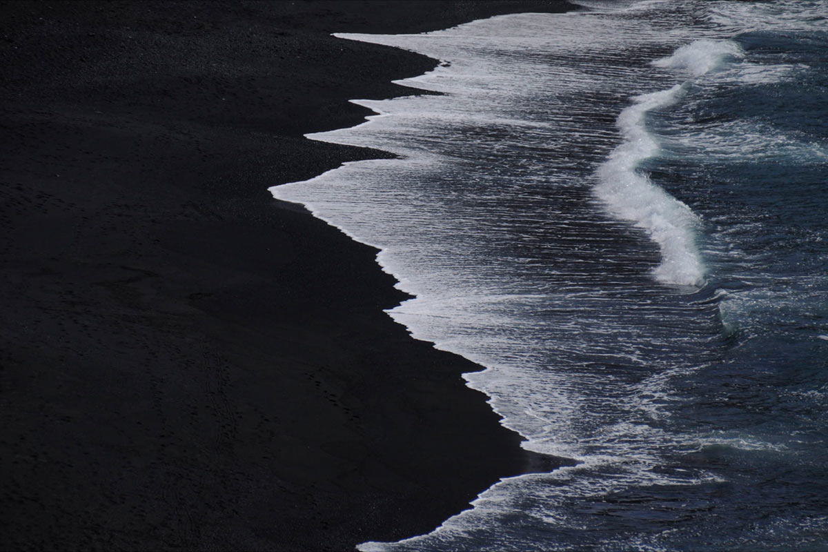 Schwarzer Strand (Foto: Ines Koch)