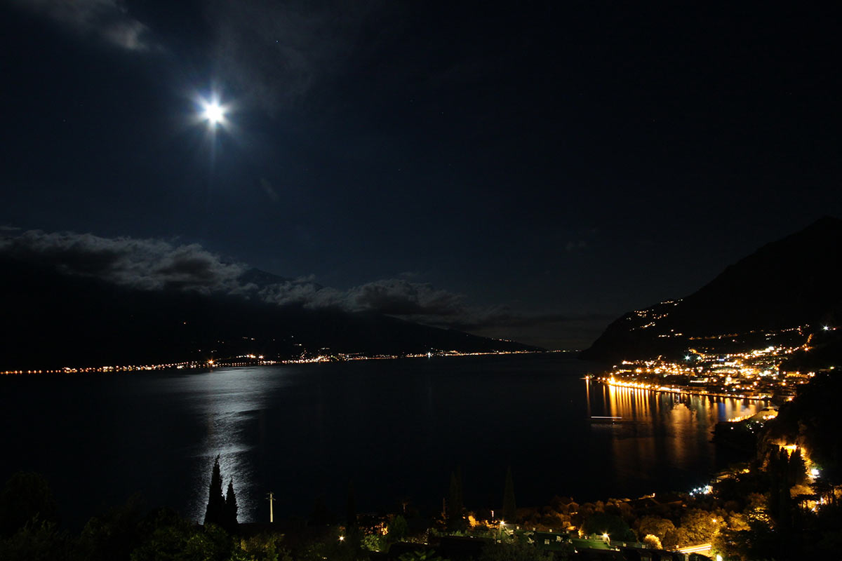 2011-10-15_Limone_rok_15 Limone - nachts (Foto: Roland Kastner)
