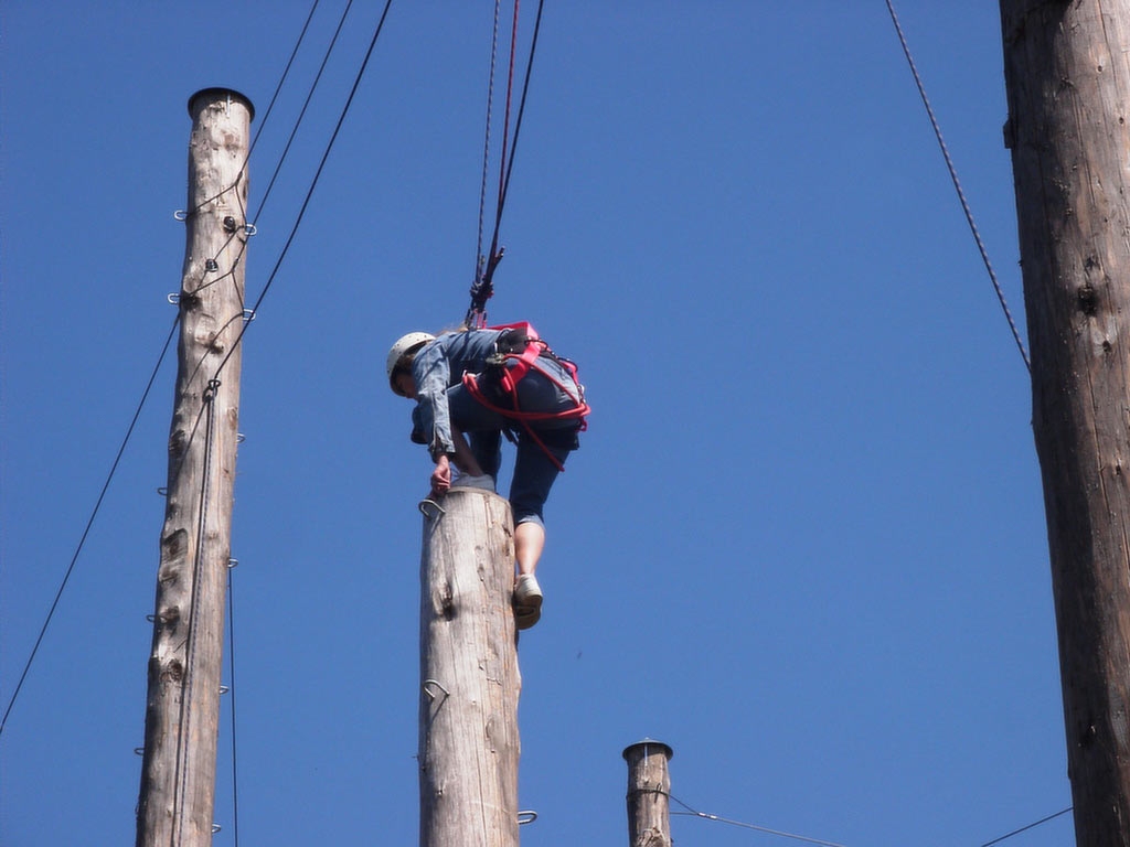 2011-bdj-zz07_1_Pfahlklettern1_joh_11 Serie: Pfahlklettern (Foto: Johanna Hartung)