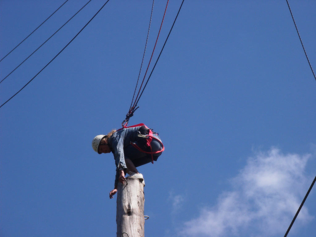 2011-bdj-zz07_2_Pfahlklettern2_joh_11 Serie: Pfahlklettern (Foto: Johanna Hartung)