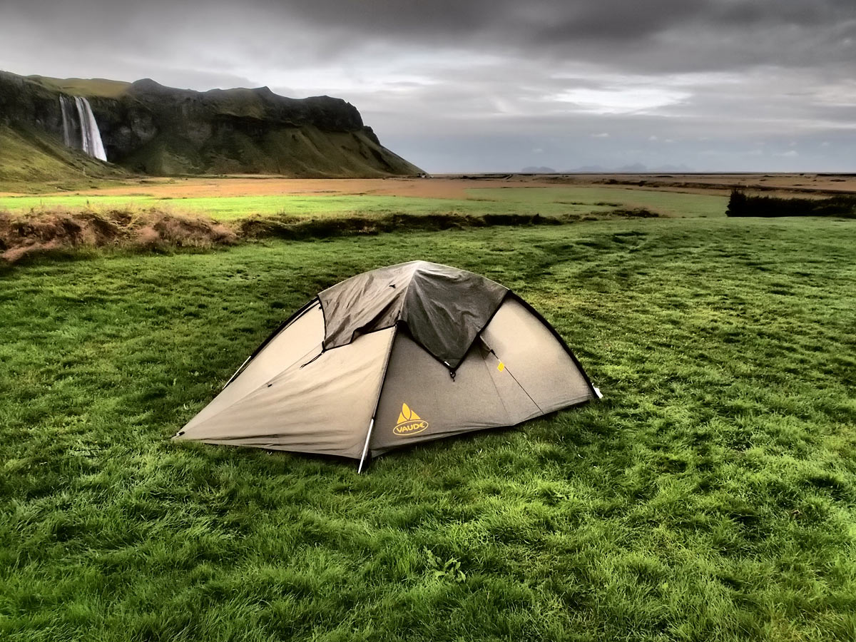 2012-11-30_zelt_am_seljalandsfoss_O0025157_ak_18 Zelt am Seljalandsfoss (Foto: Andreas Kuhrt)