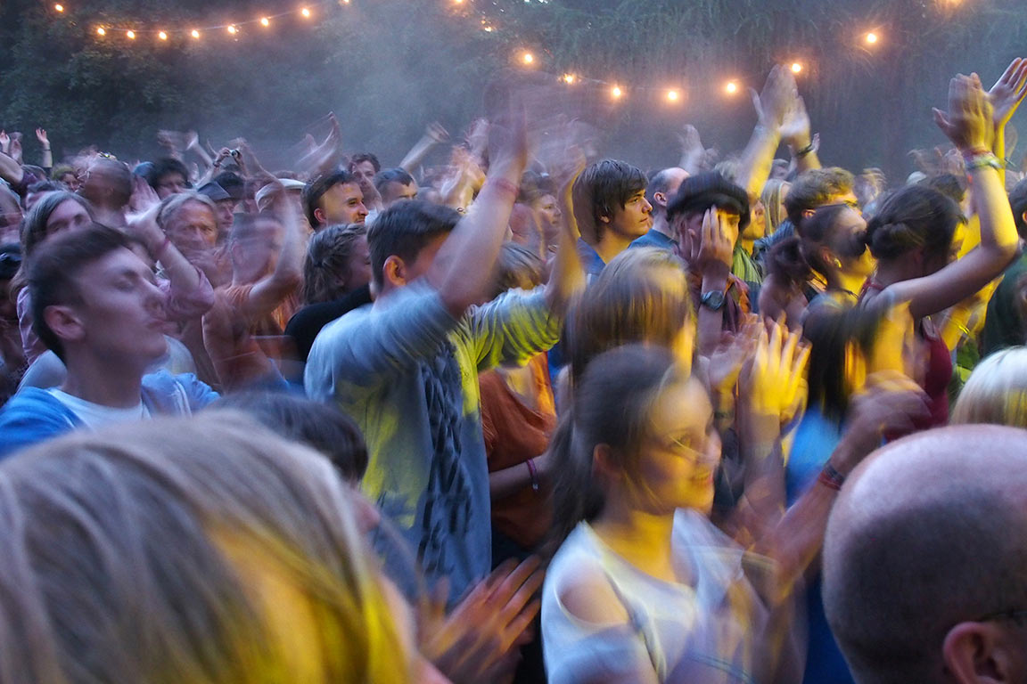 2013-07-38_vor-der-buehne_mh_17 Vor der Bühne (Foto: Manuela Hahnebach)