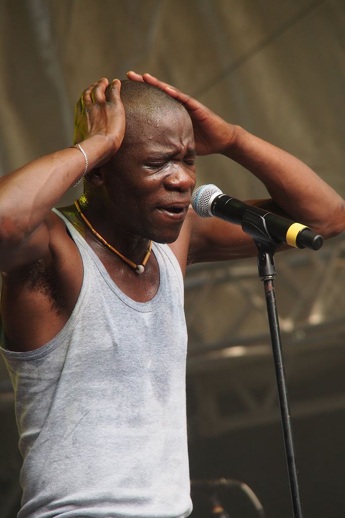 2013-07-zz05_03_mokoomba_3_ak_19_1 Serie: Mokoomba (Foto: Andreas Kuhrt)