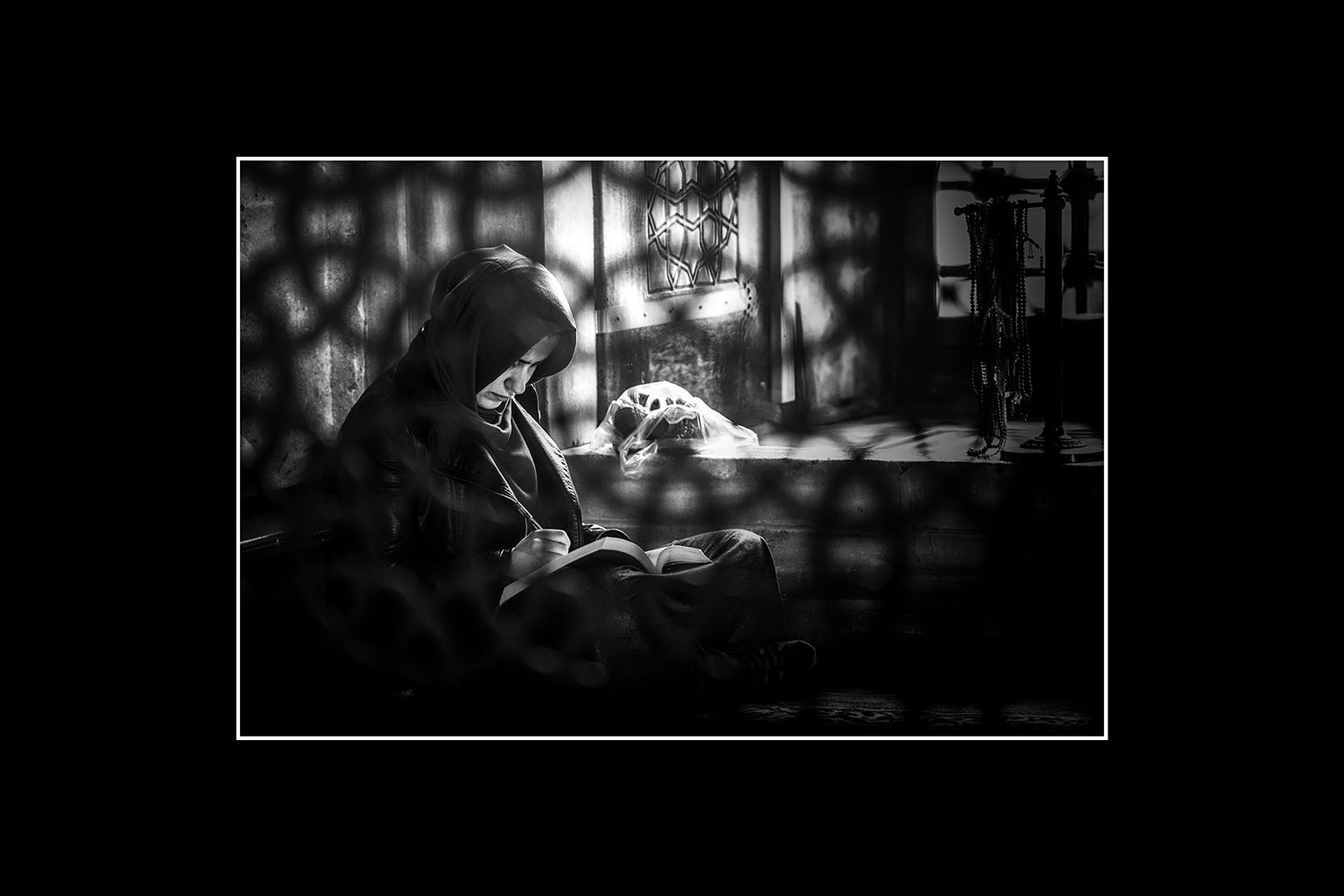 2013-fotoausstellung-istanbulofoten-04_verborgen_jg Verborgen (Foto: Jens Gutberlet). Fotoausstellung Istanbulofoten . Landratsamt Hildburghausen . 2013