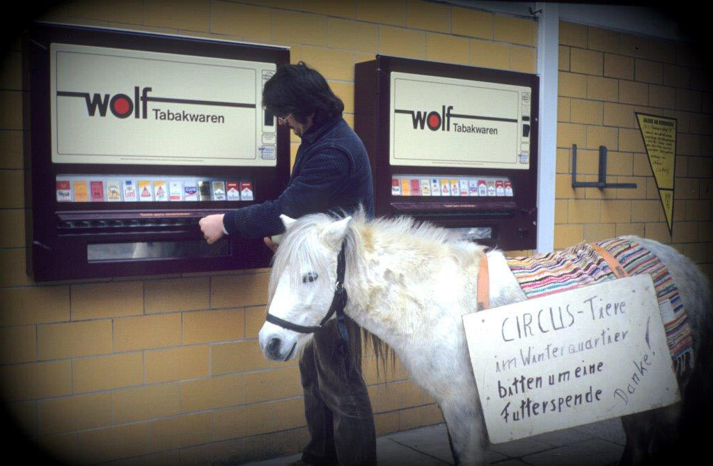 Futterspender (Foto: Karl-Heinz Richter)