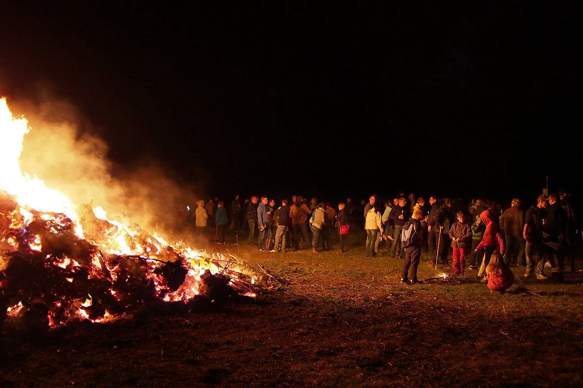 Serie: Osterfeuer (Foto: Manuela Hahnebach)