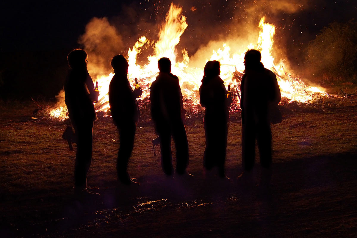 Serie: Osterfeuer (Foto: Manuela Hahnebach)