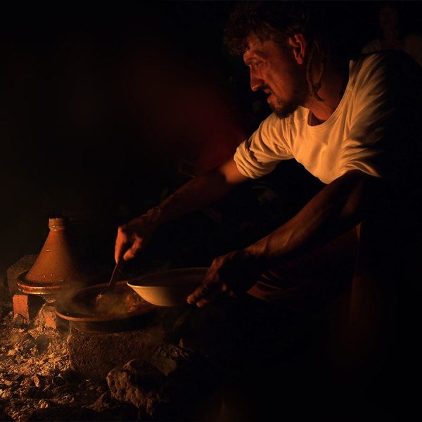 Am Feuer (Foto: Andreas Kuhrt)