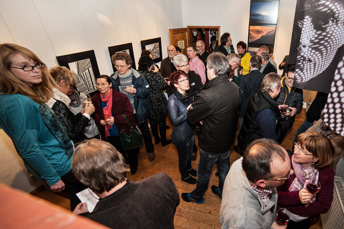Eröffnung der Fotoausstellung Kontrast . Galerie im Bürgerhaus Zella-Mehlis . 2014 (Foto: Ute Zohles)