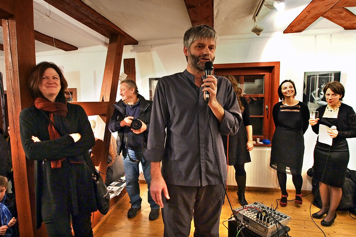 Eröffnung der Fotoausstellung Kontrast . Galerie im Bürgerhaus Zella-Mehlis . 2014 (Foto: Manuela Hahnebach)