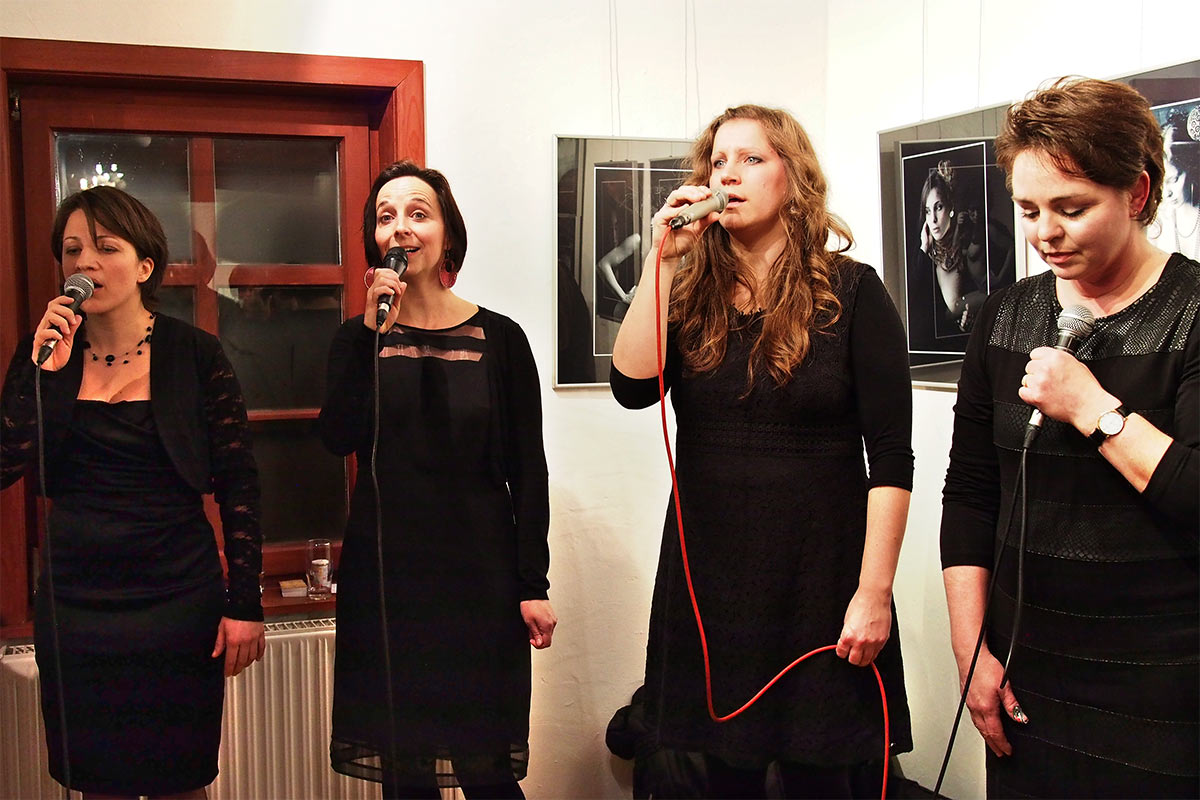 Lilly Lindenberg . Eröffnung der Fotoausstellung Kontrast . Galerie im Bürgerhaus Zella-Mehlis . 2014 (Foto: Manuela Hahnebach)