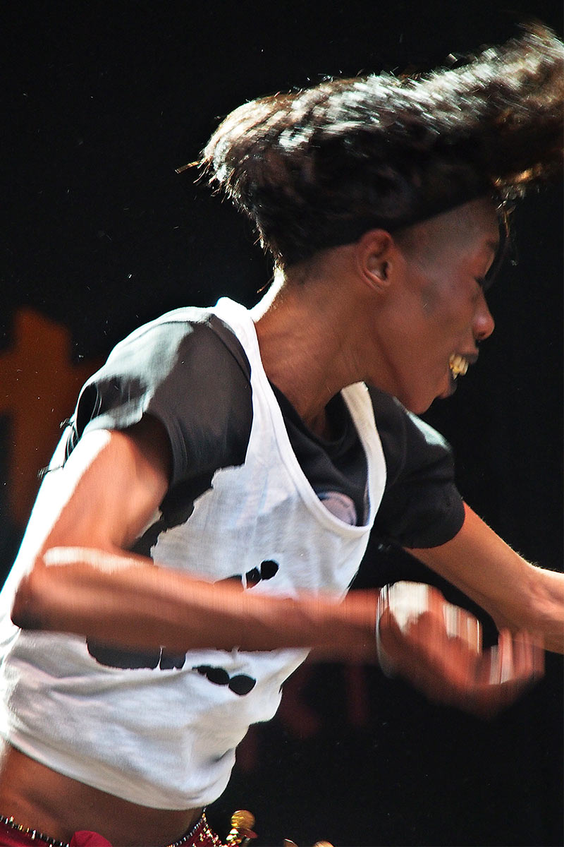 2015-12-zz05-P0037240-tff-2015-fatou-wore-mboup-ak-6.33-1 Serie: Nigerianische Tänzerin . TFF 2015 (Foto: Andreas Kuhrt)