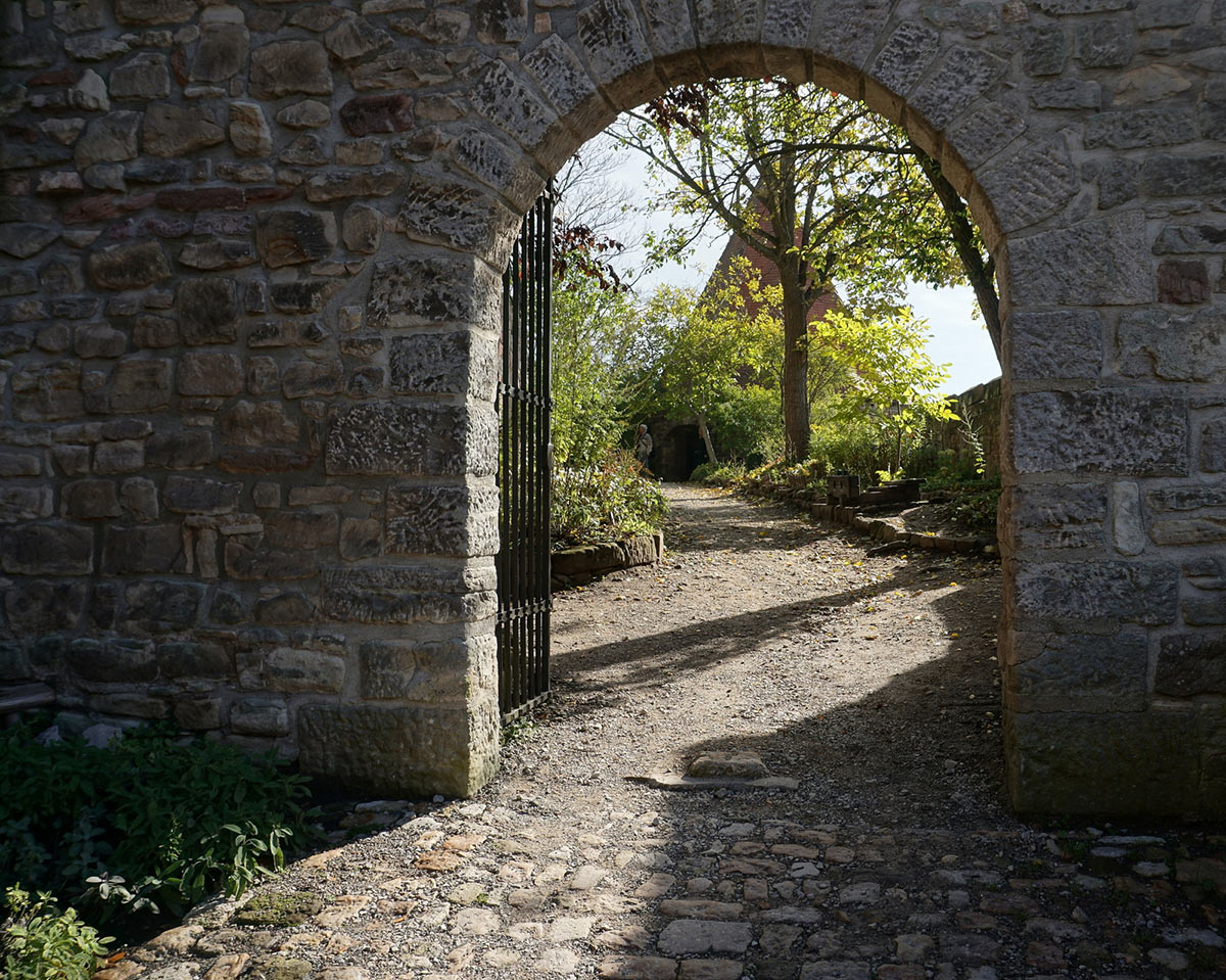 2016-11-06-Burgtor-zum-Garten-DSC06629-KHR-3.5 Burgtor zum Garten (Foto: Karl-Heinz Richter)