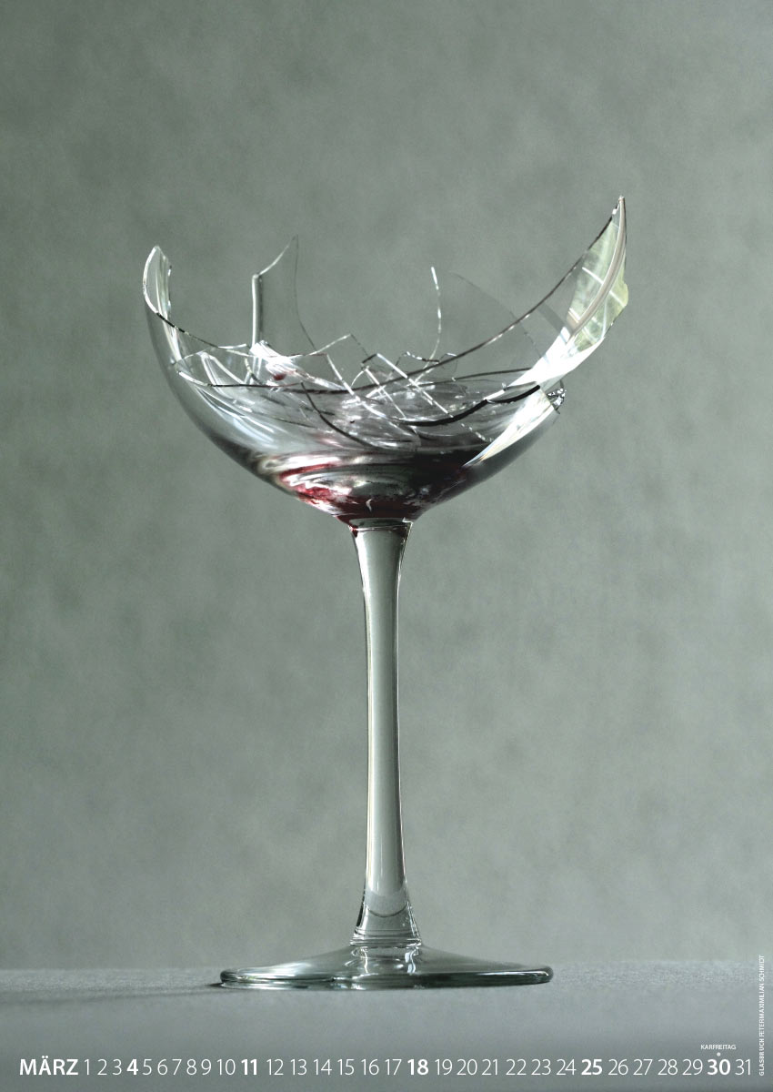 Fotoclub Kontrast Suhl Kalender 2018 März (Foto: Glasbruch . Peter Maximilian Schmidt)