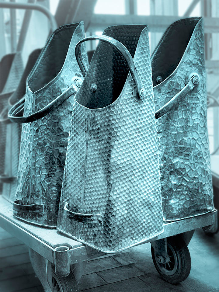 Blechkannen (Foto: Manuela Hahnebach)