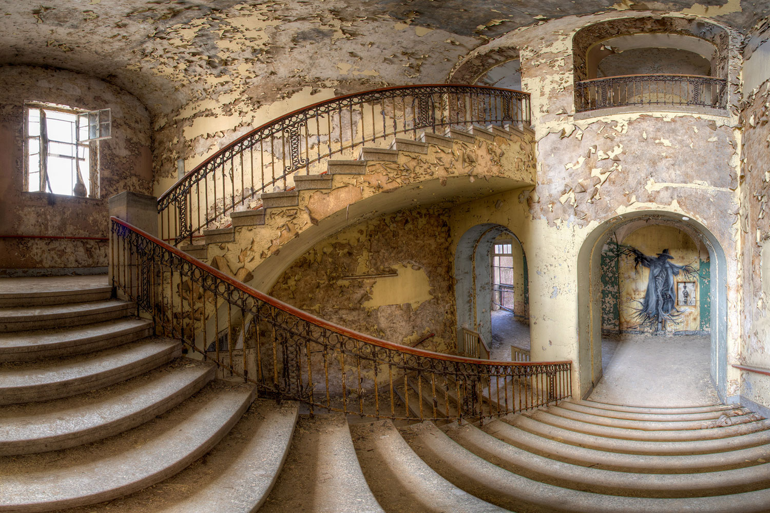 2019-20-Mappe-FC-Reflexion-90-Erfurt-13-Treppenhaus-eines-ehemaligen-Sanatoriums-Steven-Helmis Treppenhaus eines ehemaligen Sanatoriums (Foto: Steven Helmis) . Mappenwettbewerb 2019/20 Fotoclub Reflexion 90 Erfurt