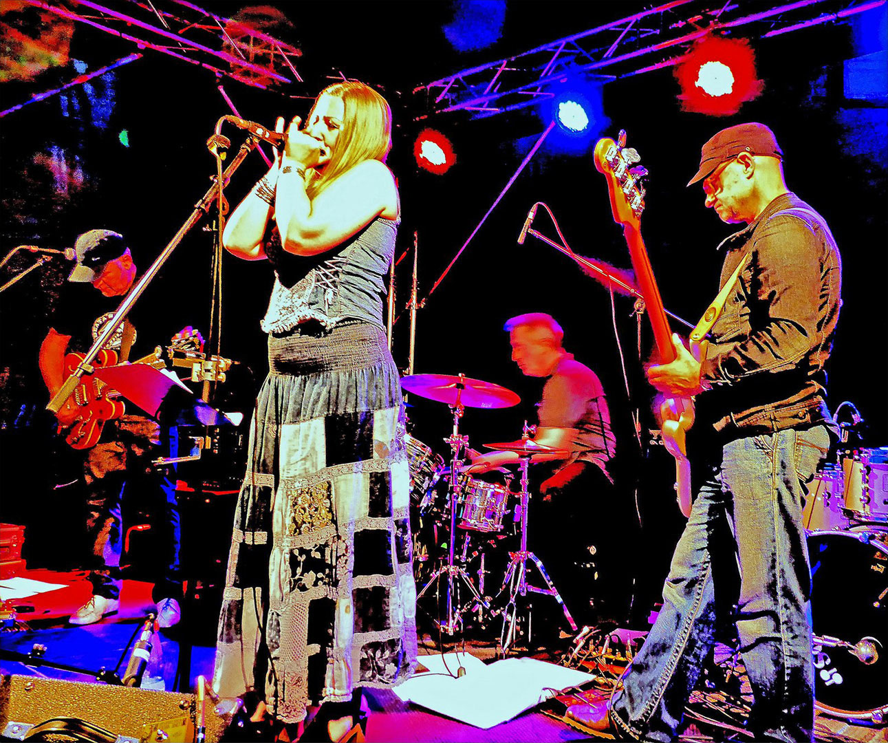 2019-Bild-des-Jahres-52-Live-im-Prinzenhof-Arnstadt-khr-5.33 Live im Prinzenhof Arnstadt (Foto: Karl-Heinz Richter)