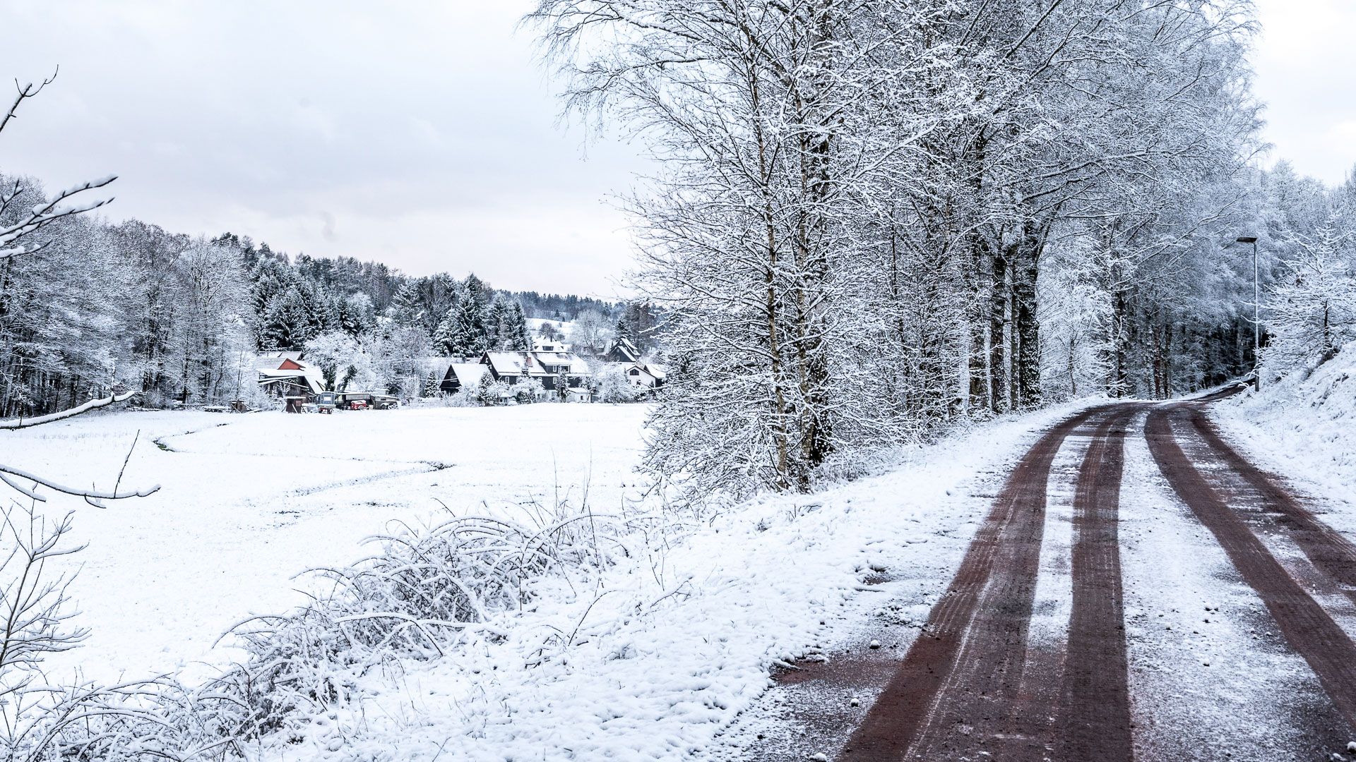 2020-03-21-Weg-ins-Dorf-upf-5.66 Weg ins Dorf (Foto: Uli Pfeufer)