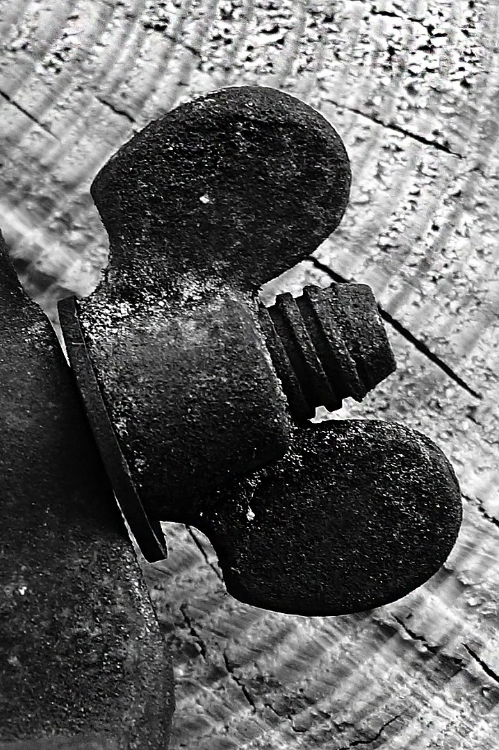 2020-07-30-08-DSC04798-gg-6.33 Spannkloben-Detail: Flügelmutter (Foto: Günter Giese)