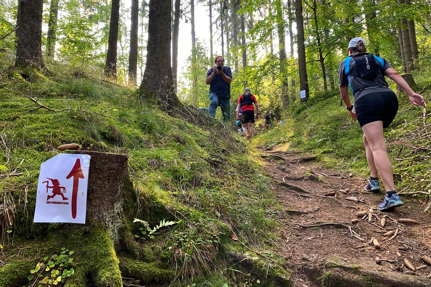 Im Suhler Stadtwald . Südthüringentrail 2020 (Foto: Manuela Hahnebach)