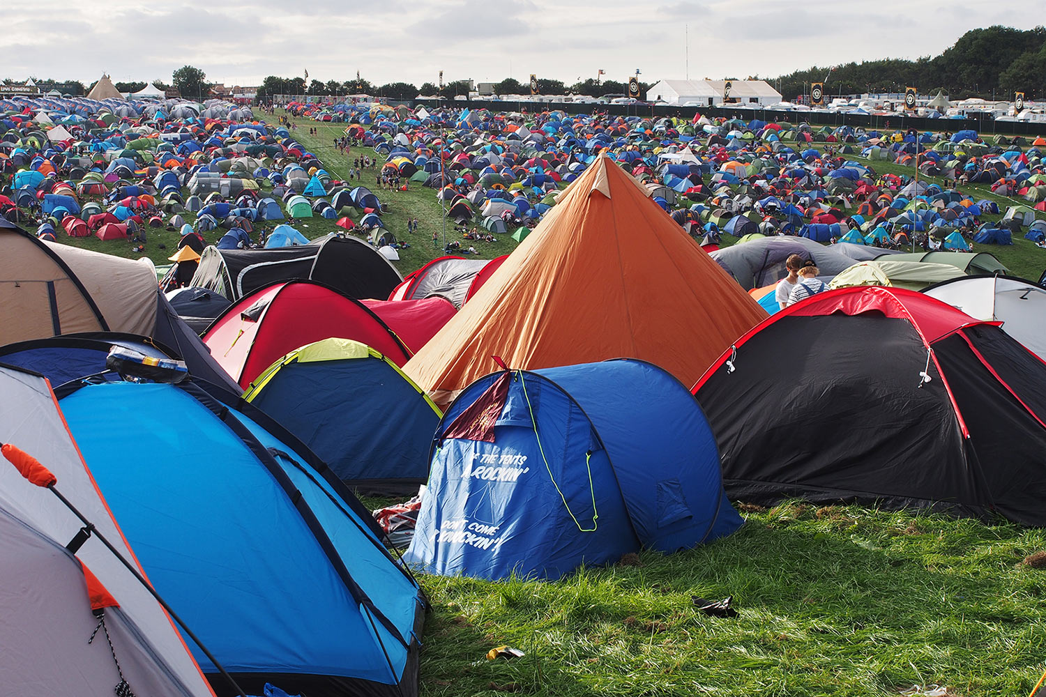 Serie: Zeltnachbarn 1 (Foto: Manuela Hahnebach)