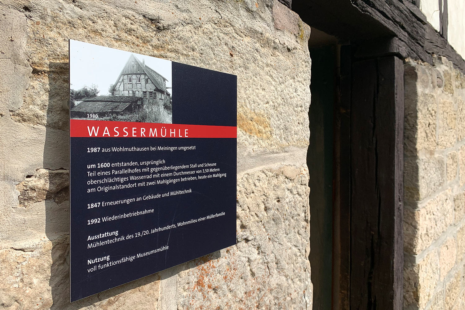 2021-09-kloster-vessra-fotoausstellung-heimat-geht-durch-den-magen-IMG_1890ak-wassermuehle Eröffnung Fotoausstellung: Heimat geht durch den Magen . Kloster Veßra 2021 . Wassermühle (Foto: Andreas Kuhrt)