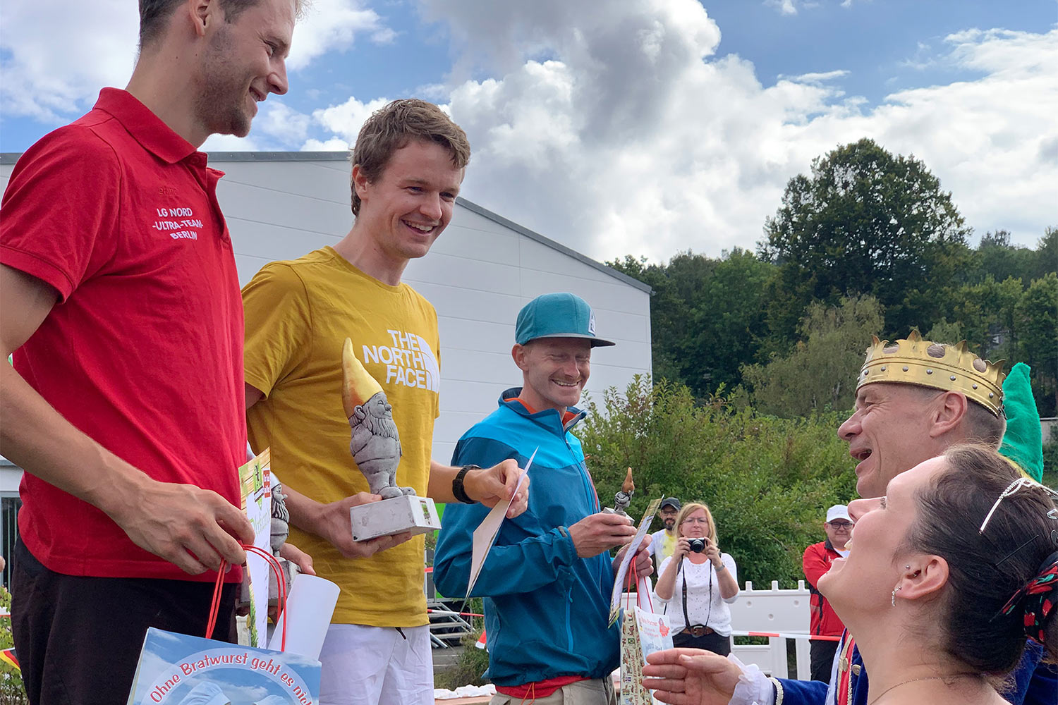Südthüringentrail 2021: Siegerehrung Heldentrail: Alexander Dautel, Lukas Kley, Oliver Helmboldt (Foto: Andreas Kuhrt)