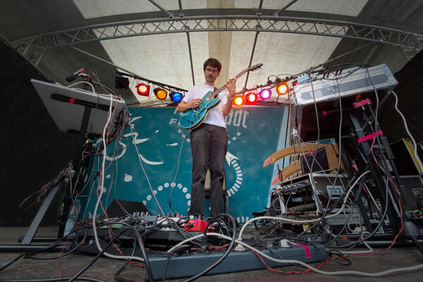 Kabelsalat (Foto: Andreas Kuhrt)