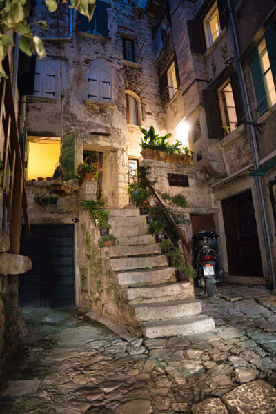 Hinterhof (Foto: Roland Kastner)