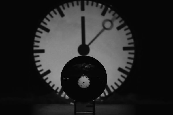 Uhr-Zeit-Kugel (Foto: Kerstin Wolff)