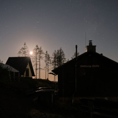 Hütte im Mondlicht (Foto: Michael Stürtz)