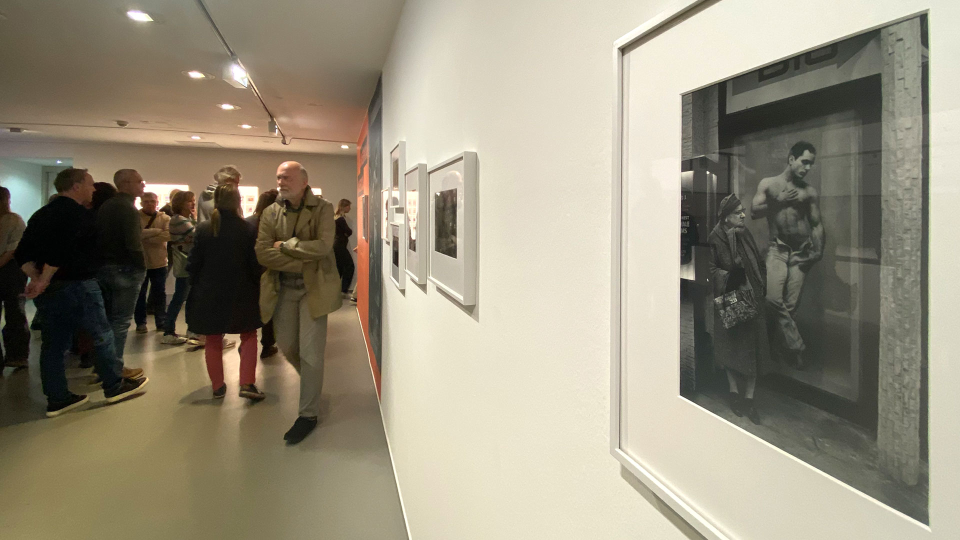 2025-10-16-erfurt-kunsthalle-fotoausstellung-dirk-reinartz-IMG_8772ak Kundthalle Erfurt: Fotoausstellung "Dirk Reinartz. Fotografieren, was ist" (Foto: Andreas Kuhrt)