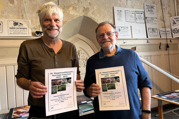35. Thüringer Fototag Pößneck 18.10.2025: Rosengarten: Siegerclubs 29. Mappenwettbewerb: Suhl + Erfurt (Foto: Manuela Hanebach)