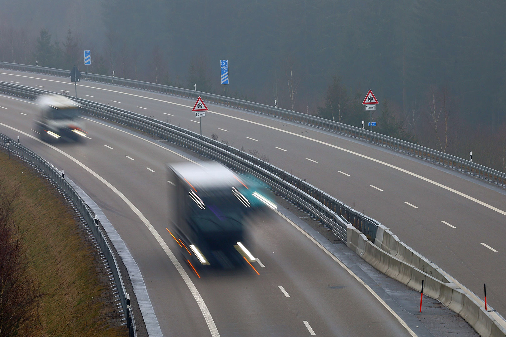 Auf der Autobahn (Foto: Claus Gebhardt)