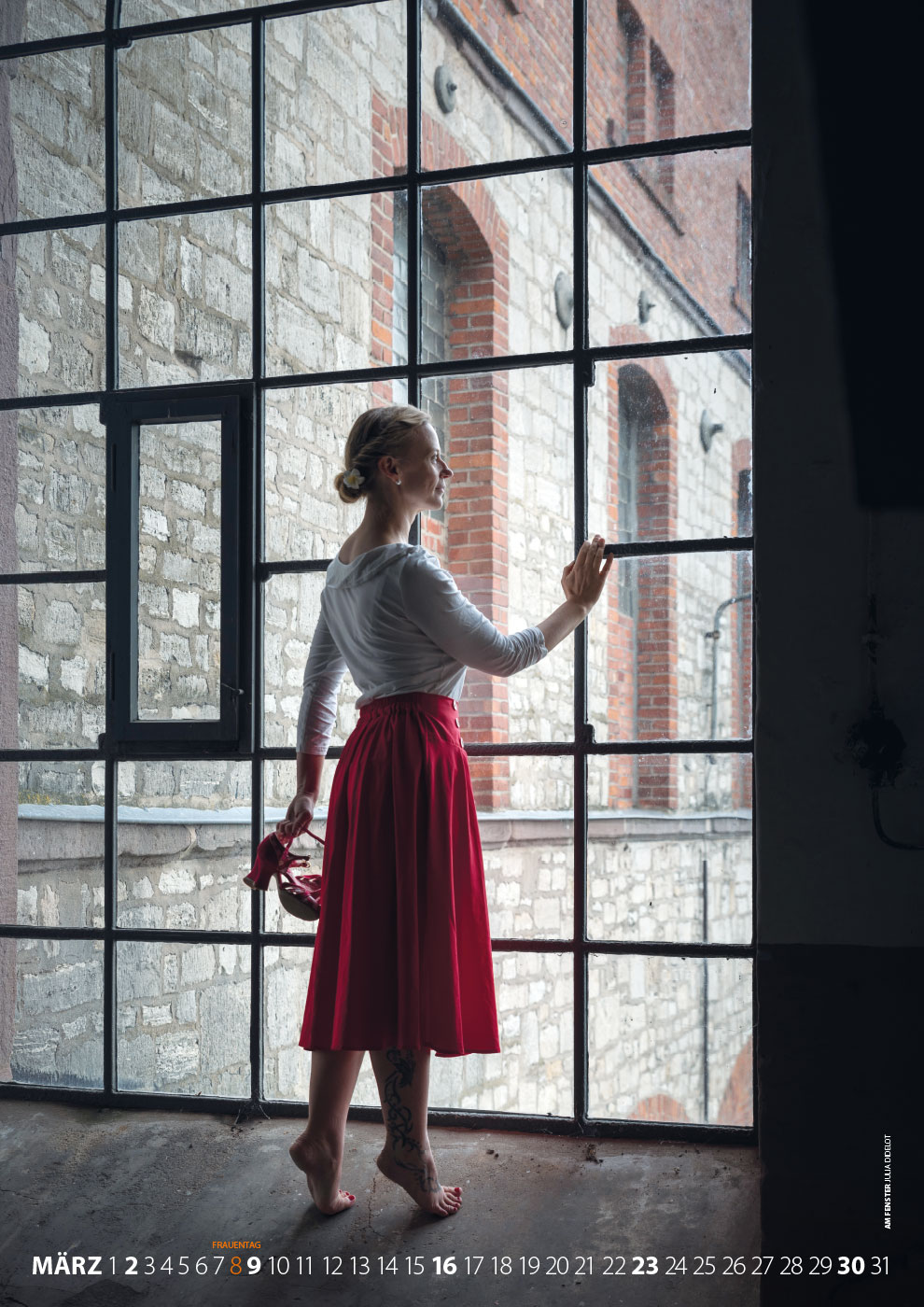 Fotoclub Kontrast Suhl Kalender 2025: Am Fenster (Foto: Julia Didelot)