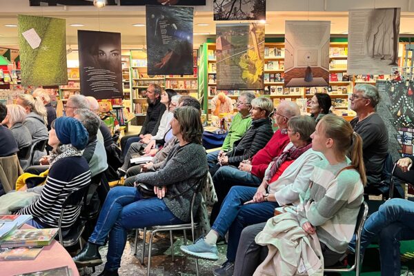 Buchhaus Suhl 26.09.2025: Premiere Literaturkalender 2026 (Foto: Manuela Hahnebach)