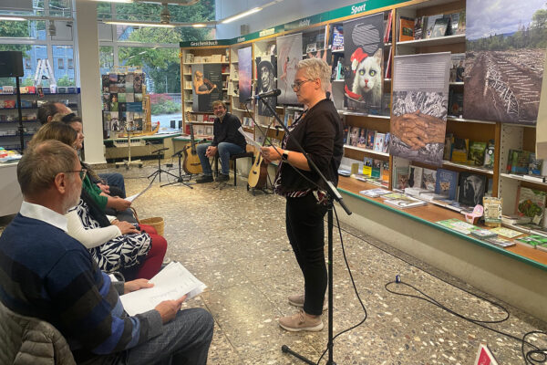 Buchhaus Suhl 26.09.2025: Premiere Literaturkalender 2026: Kerstin Göcking-Reichenbach (Foto: Andreas Kuhrt)
