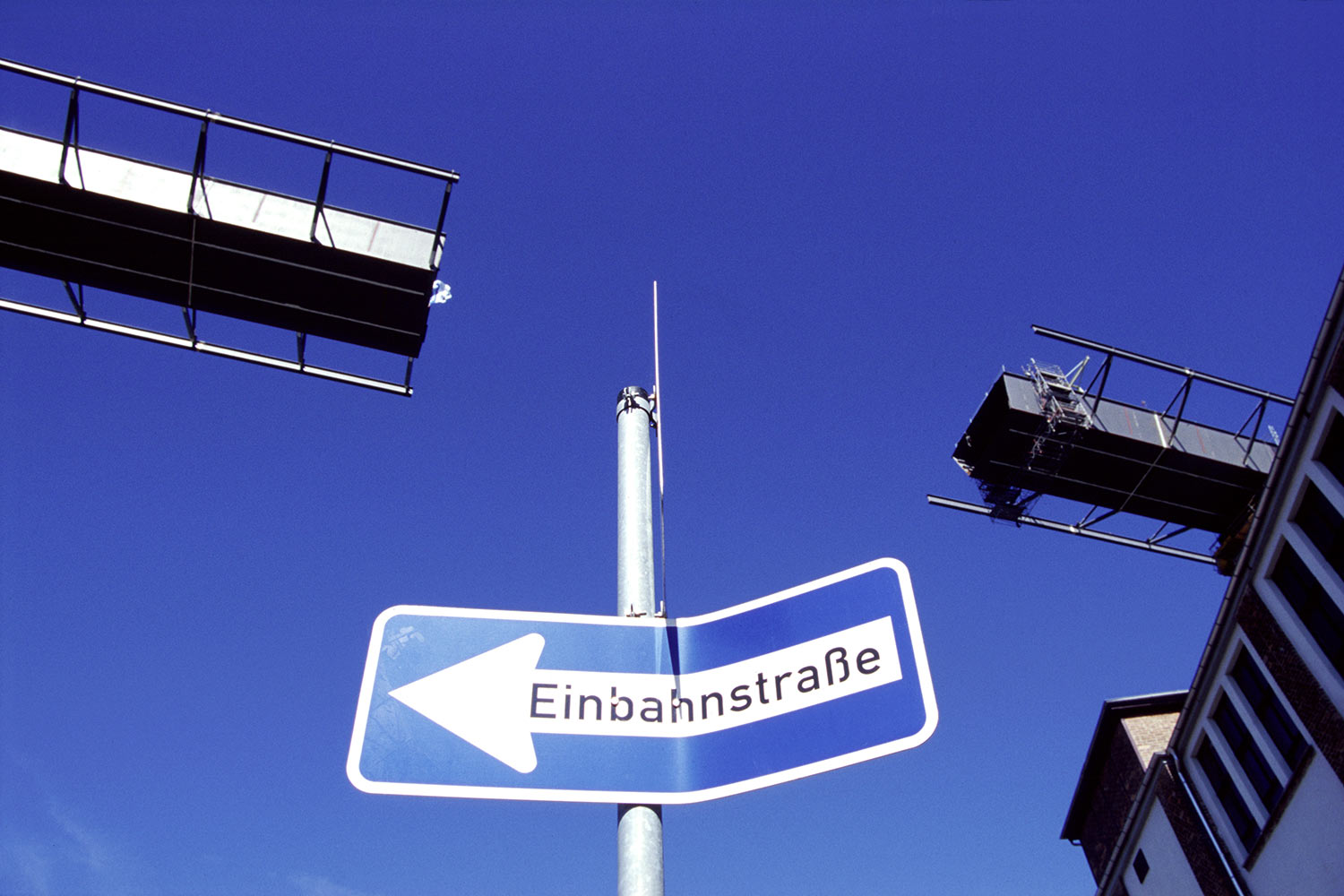 einbahnstrasse-mhi Einbahnstraße (Foto: Manfred Hiersemann)